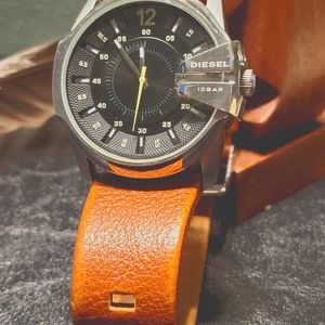EUC Like New!! Diesel analog brown leather watch.